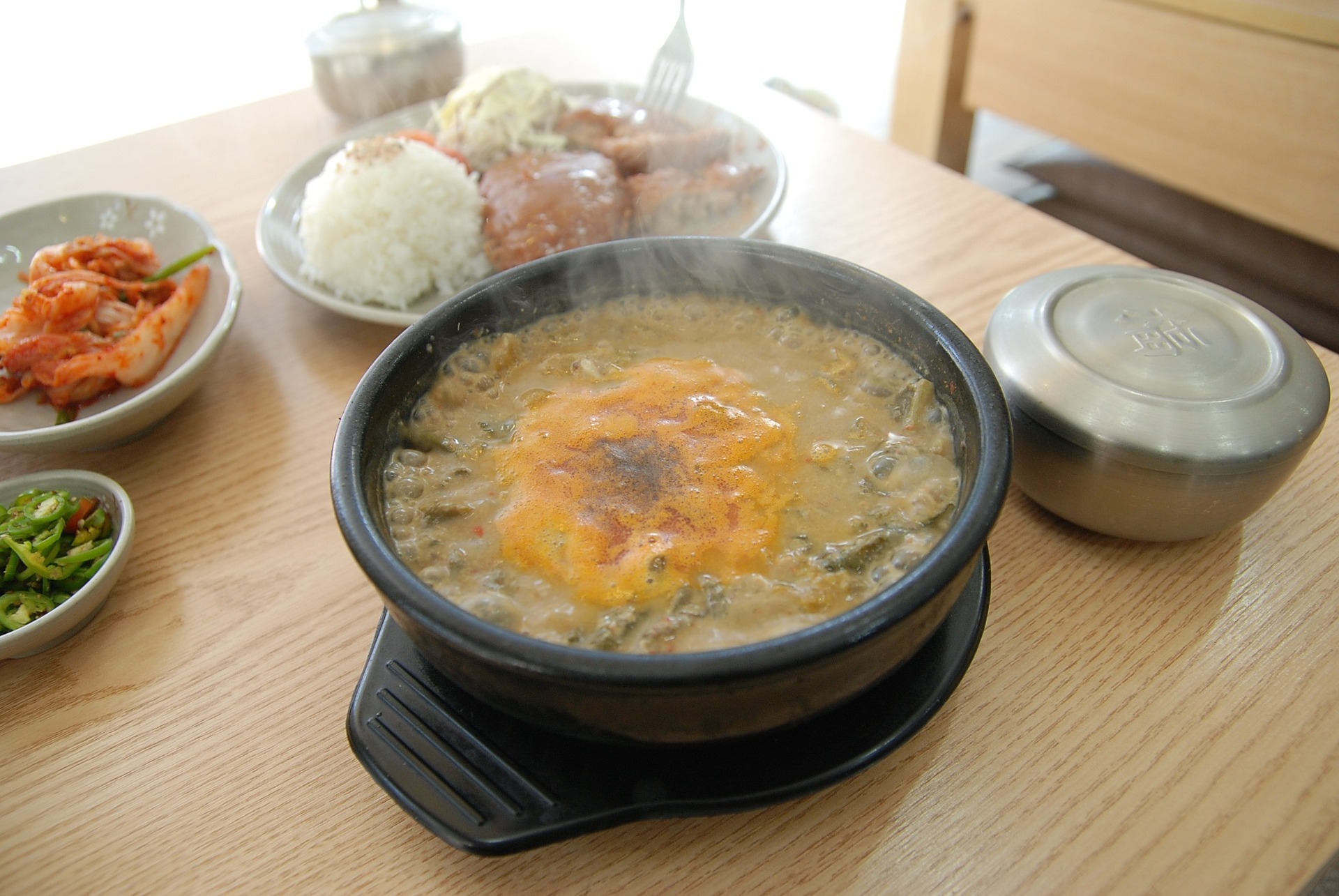 Chueo-tang or loach soup, Seoul, South Korea