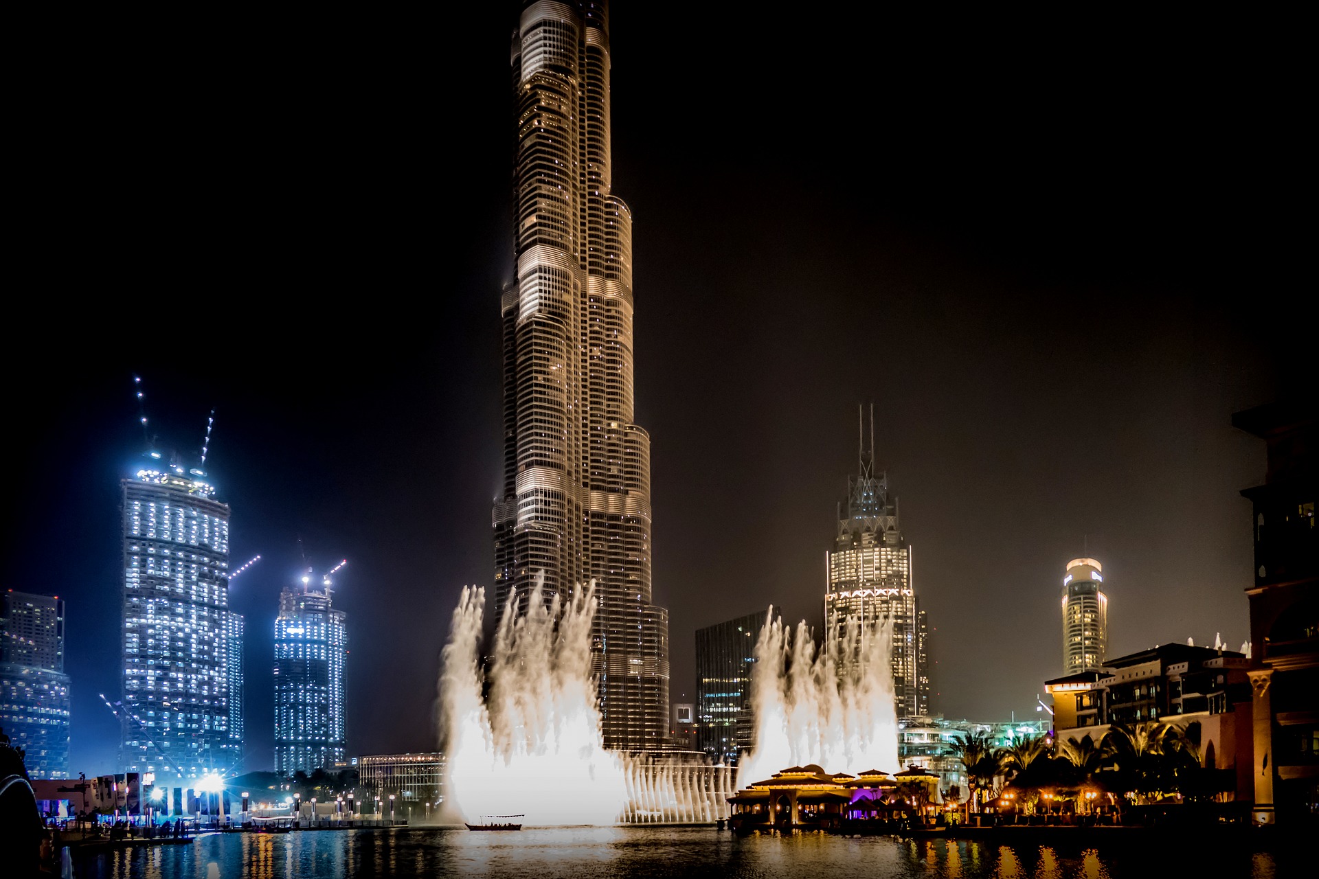 Dubai Fountain at night